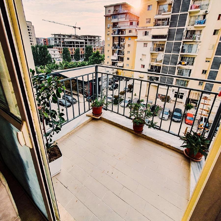 Cozy 1 Bedroom Apartment Near Parks, Cafes & Restaurants Tiranë Ngoại thất bức ảnh